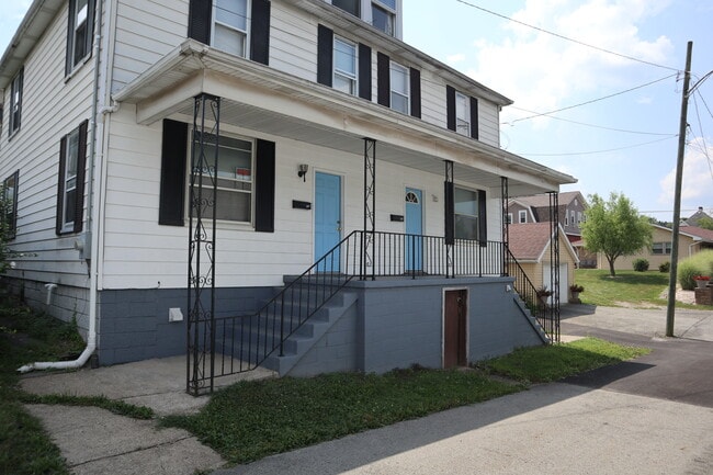 Building Photo - 416 Cherry Ave Unit 416 Rental