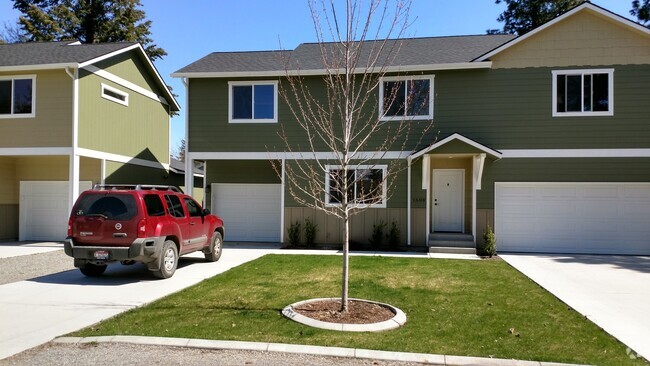Building Photo - Post Fall Duplex with 1 car garage Rental
