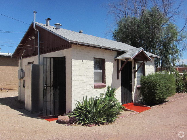 Casita - 1103 E Adams St Rental
