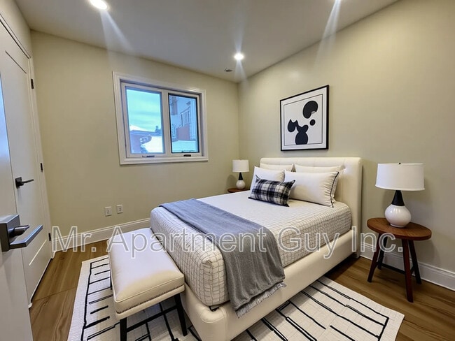 Photo - 2531 Cavendish Dr Unit Upper Suite