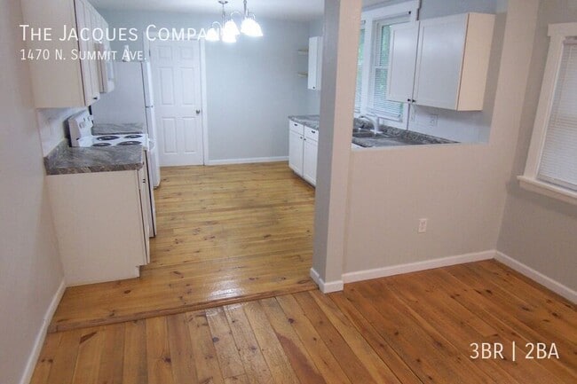 Photo - 1470 N Summit Ave