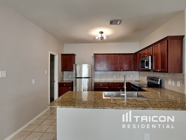 Photo - 2060 Brisbon St