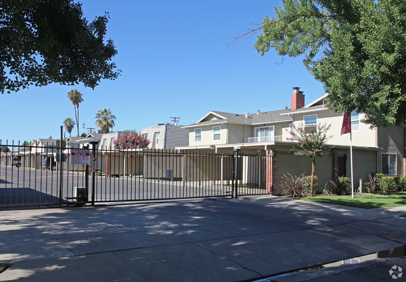 Exterior Photo - Brighton Village