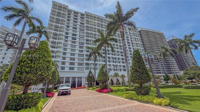 9801 Collins Ave Unit 3U