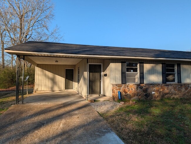 Building Photo - 720 20th St