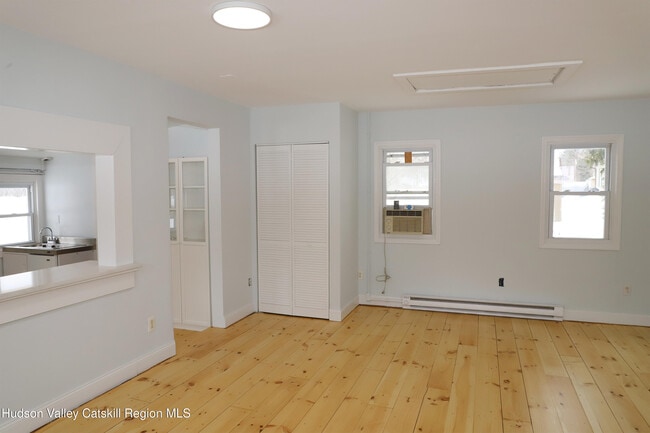 Photo - 7217 Albany Post Rd