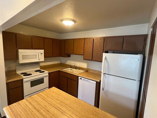 1200 S Riordan Ranch St