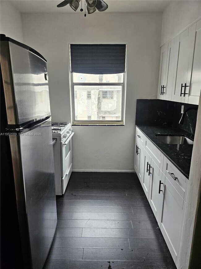 Photo - 900 Jefferson Ave Unit 14