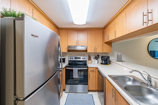 The Jasmine - 2BR, 2BA - 1,050SF - Kitchen