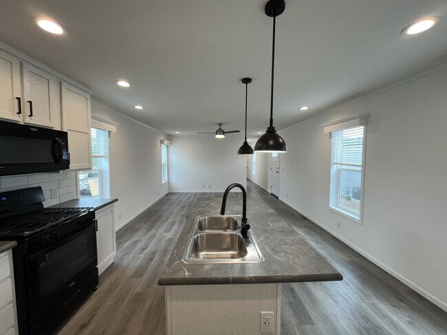 7 Sandpiper Ln