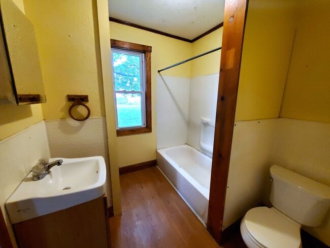Photo - FOR RENT: 147 FRENCH- cute one bedroom bun...