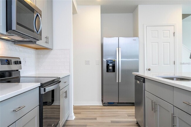 Photo - Elegant & Comfortable Home with Granite Ki...
