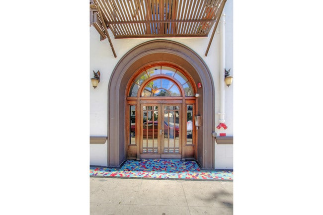 EC1 - 1650 Echo Park Apartments