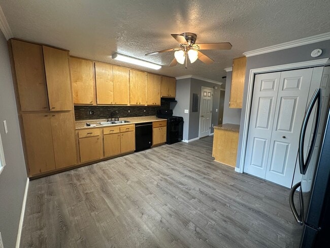 Photo - Cute and Cozy 2 Bed, 1.5 Bath Townhome in the Meadows!