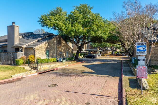 Entrada - Richardson Crossing