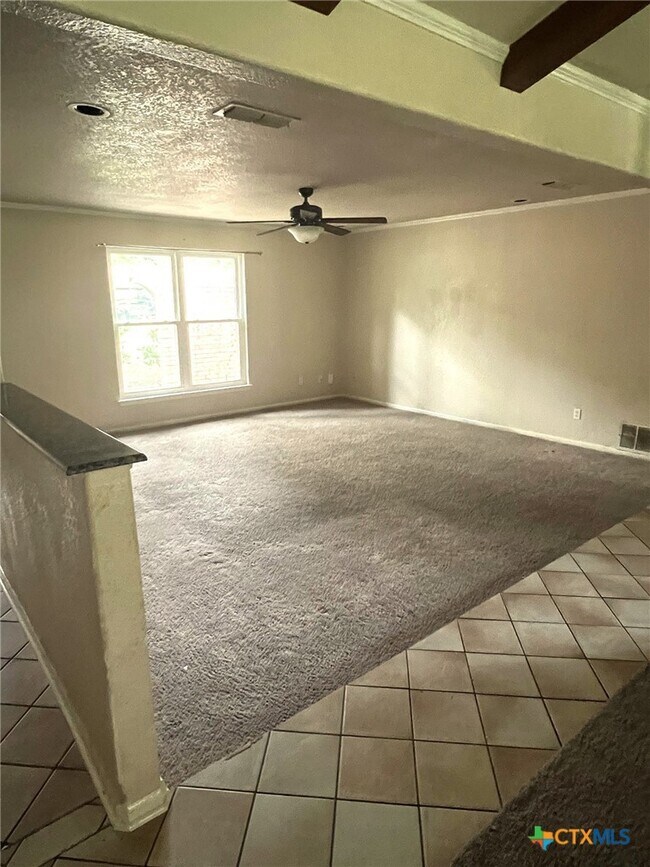 Photo - 1600 Halbert St