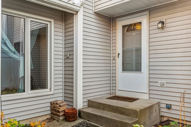 527 Winston Ln