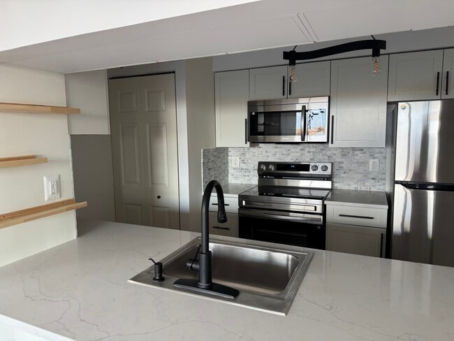 Photo - 10101 Grosvenor Pl Unit 1906