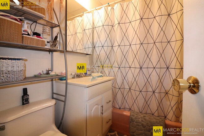 Photo - 200 Saint Paul St