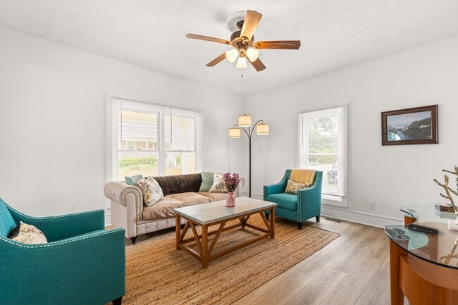 Photo - 206 E Geer St