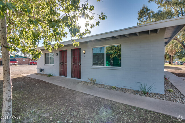 Building Photo - 1008 S Mariana St Unit 1 Rental