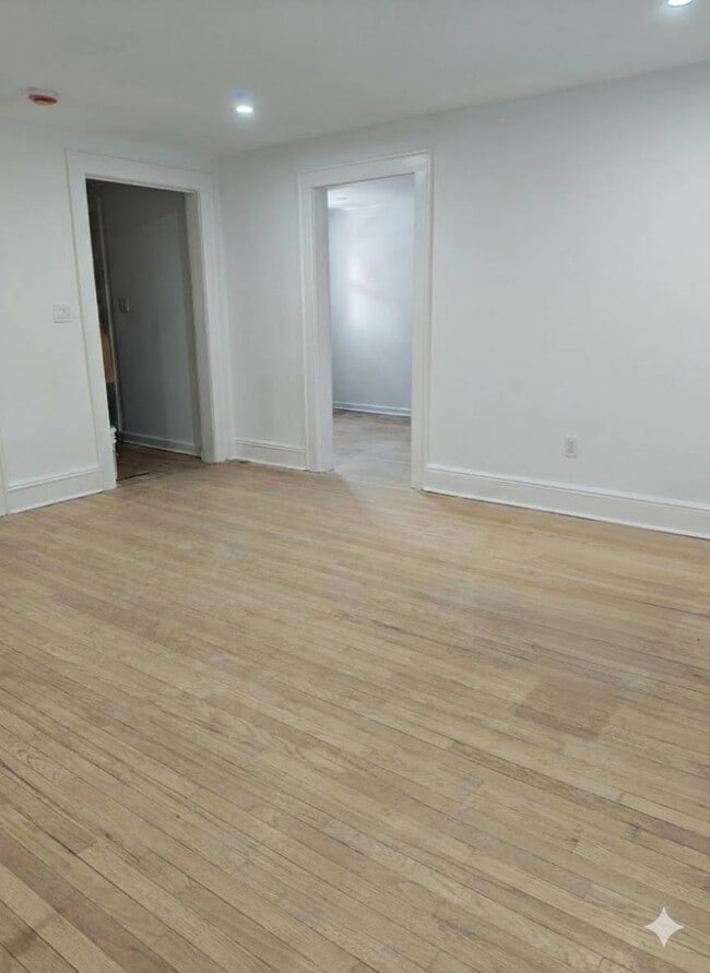 Photo - 2814 Weeks Ave