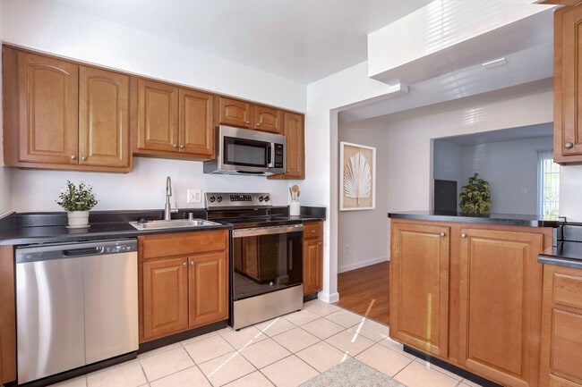 Building Photo - Olde Forge Townhomes