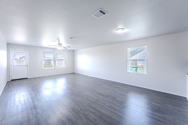 Photo - 360 Agave Cir
