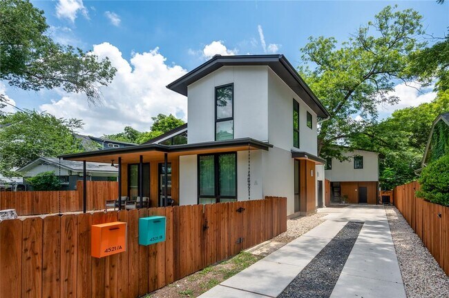 Building Photo - 10515 N Mopac Expy