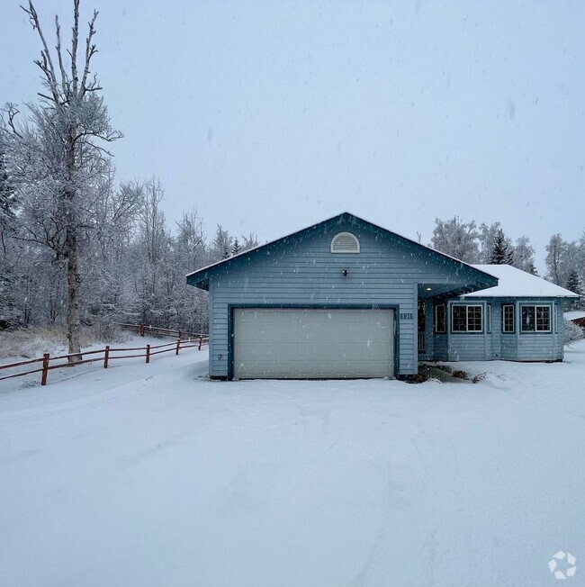 Building Photo - Charming 4 bedroom Ranch, great commute lo... Rental