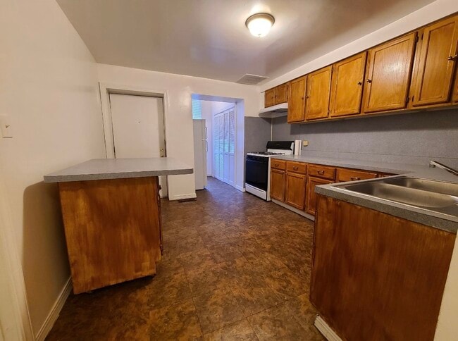 Photo - 1235 N Artesian Ave Unit 1