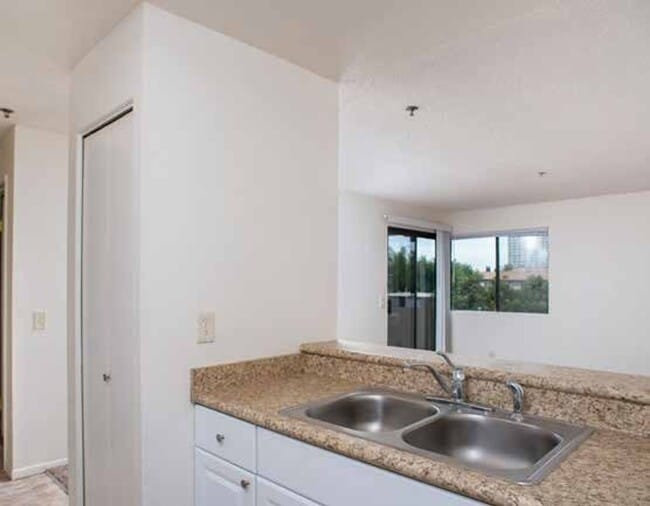 Photo - Oak Terrace Apartments