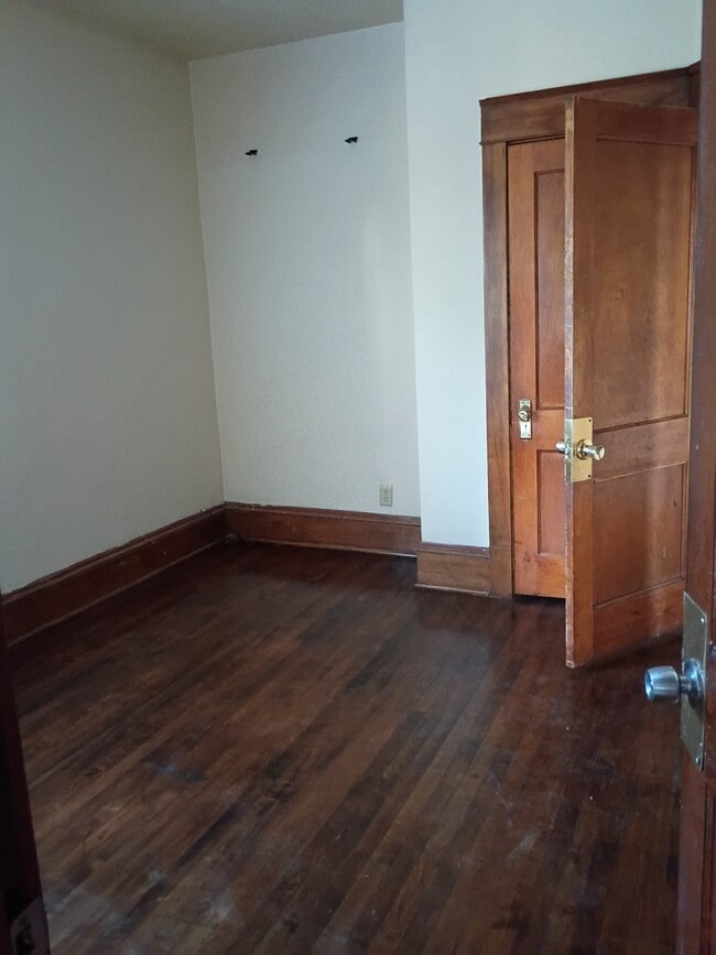 Building Photo - 2328 N 45th St Unit 2
