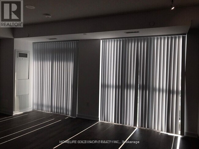 Photo - 60 Honeycrisp Cres Unit 1006