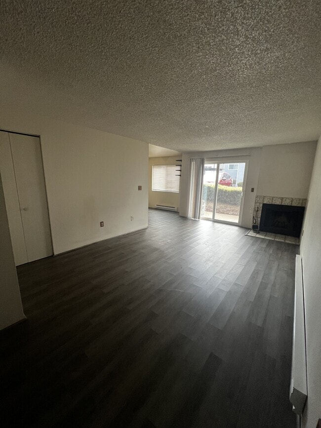 Photo - 15210 Macadam Rd S