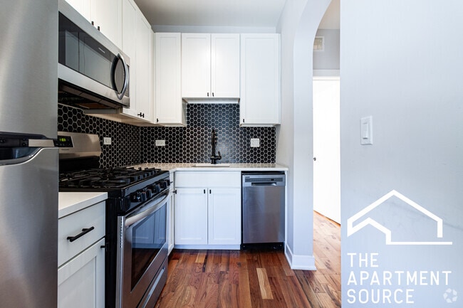 Building Photo - 665 W Wrightwood Ave Rental