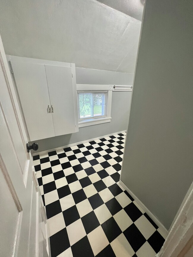 Photo - 1121 Summit St