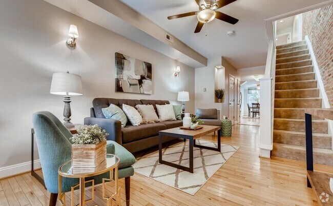 Building Photo - Bright 3Bedroom/2.5Bath in Canton Townhome