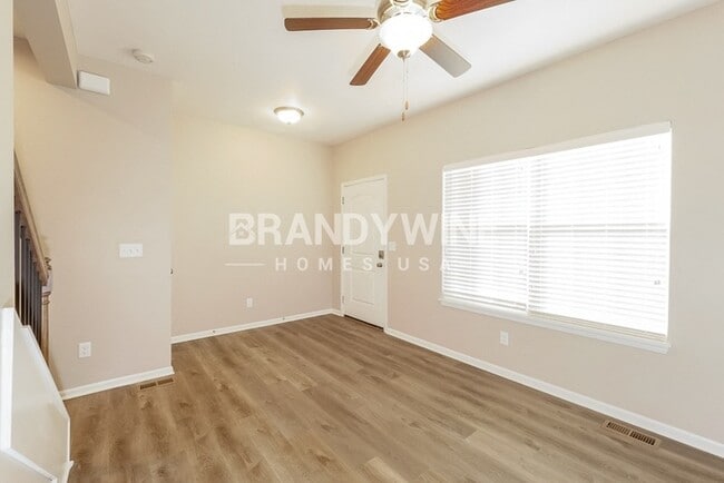 Photo - 711 Poplar Cir