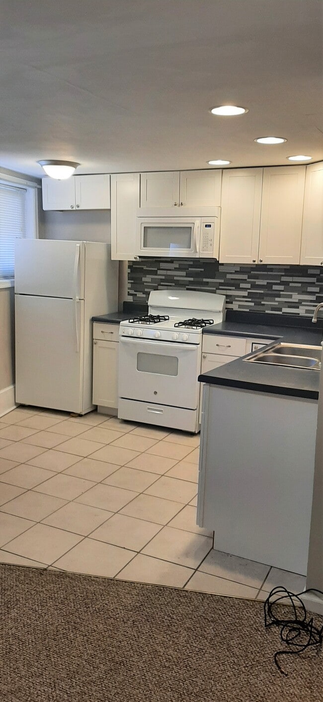 118 N Montgomery St Unit 1
