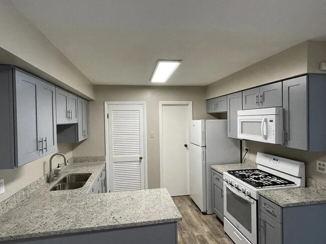 Photo - 7609 Bristol Ln