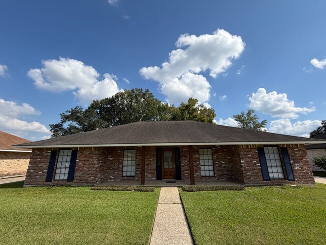 Building Photo - Oak Hills area 3br/2.5 ba house