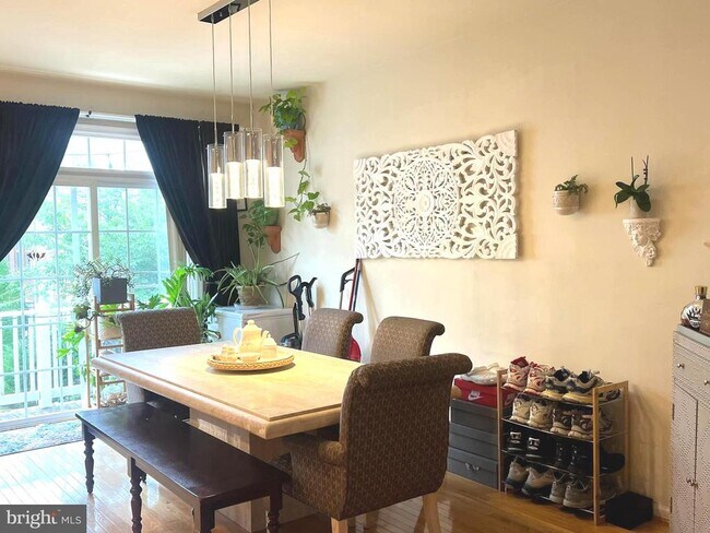 Photo - 7039 Little Thames Drive