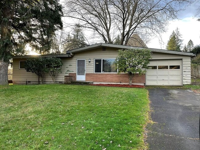 Charming 3 Bedroom 2 Bath Home with Large ... - Charming 3 Bedroom 2 Bath Home with Large ...