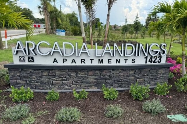 Arcadia Landings - Arcadia Landings Apartments