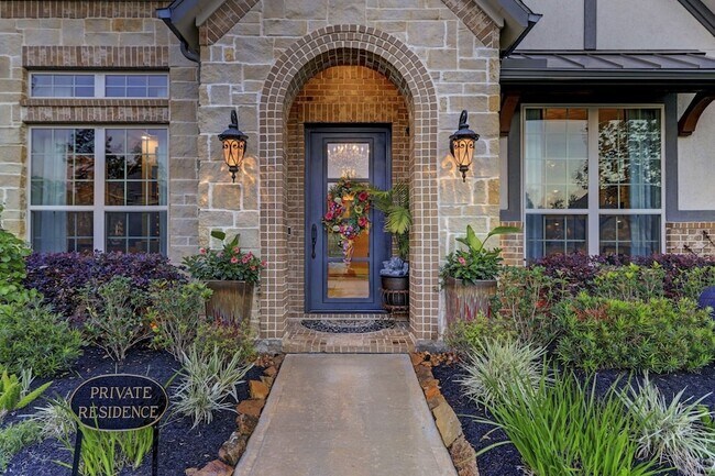 Photo - 5911 Vineyard Creek Ln