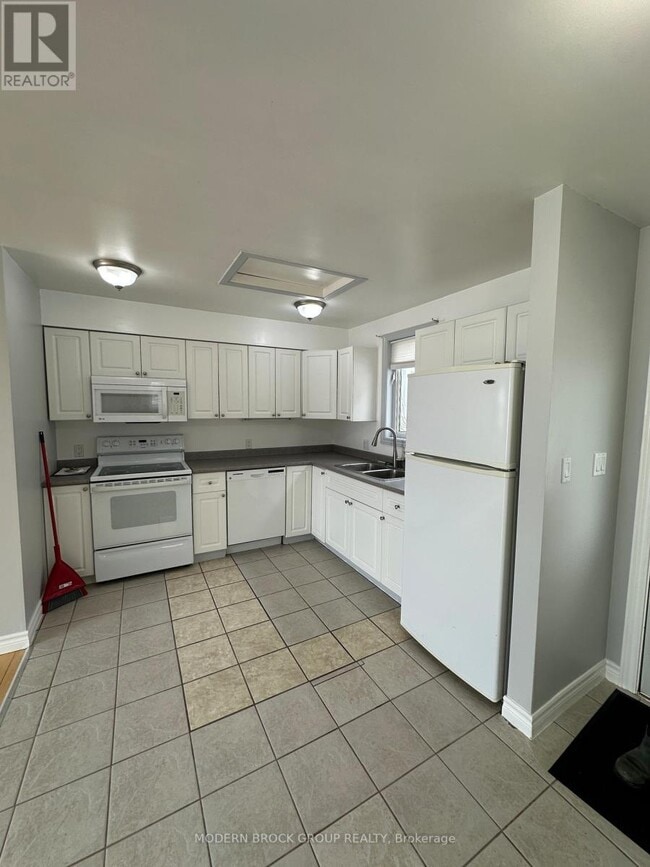 Photo - B - 23 JESSIE STREET Unit B