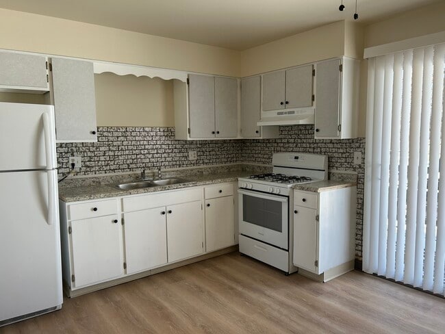 Photo - 1135 Royal Blvd Unit 2N