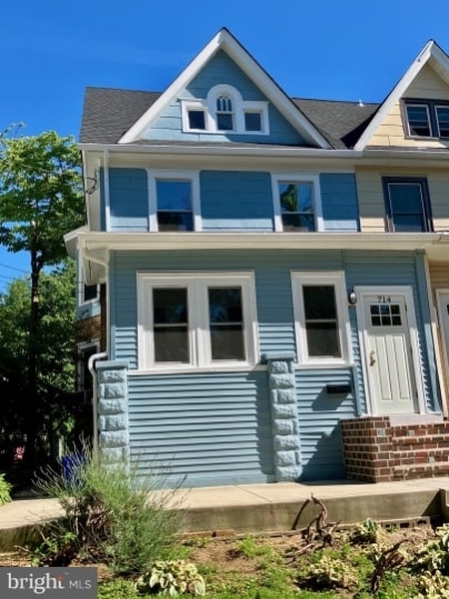 Building Photo - 714 Magill Ave