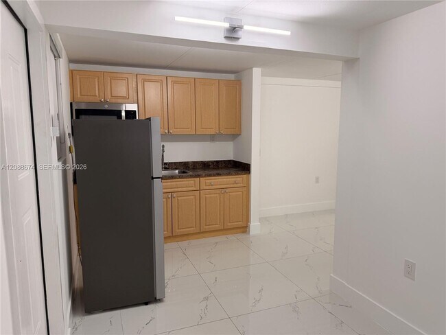 3354 NW 50th St Unit 2